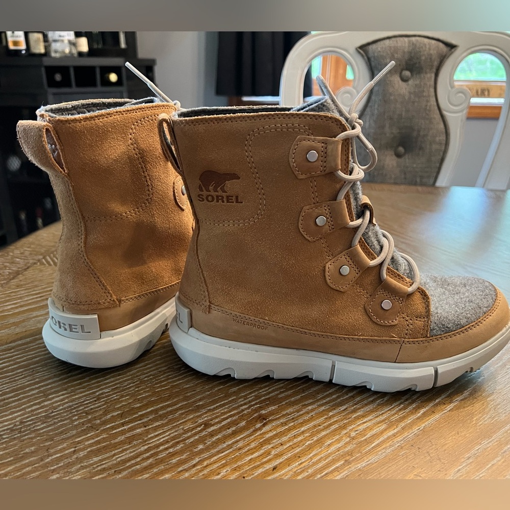 Sorel Tan and Gray Women's Lace-Up Casual Boots - Picture 6 of 13